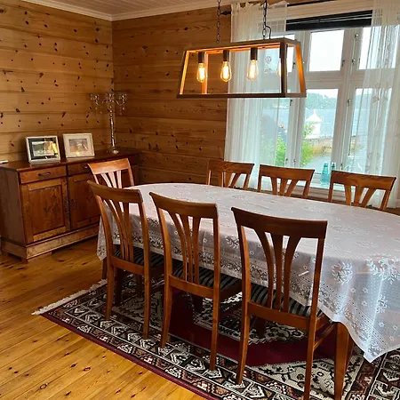 Sjarmerende Med Privat Brygge *