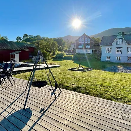 Holiday home Sjarmerende Med Privat Brygge *