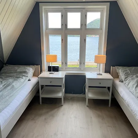 Sjarmerende Med Privat Brygge